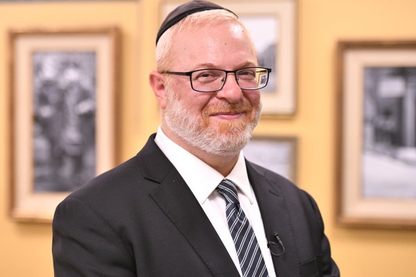 JEA reuven bio