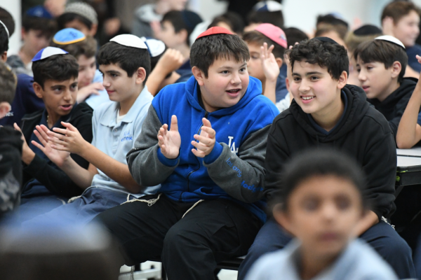 5 2023 rabbi moshe tropper students excited