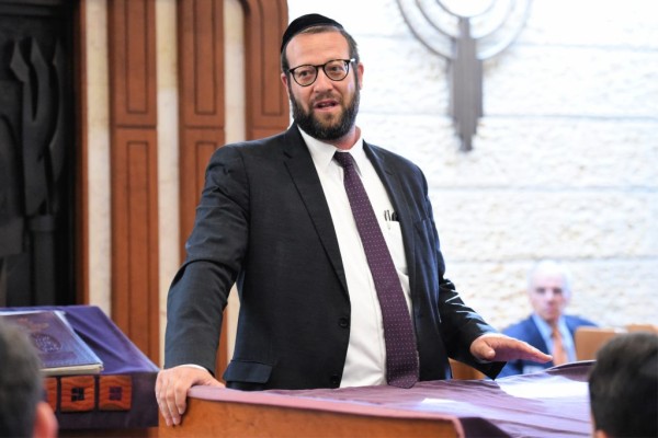 2018 Shimon Abramczik Notification speaking